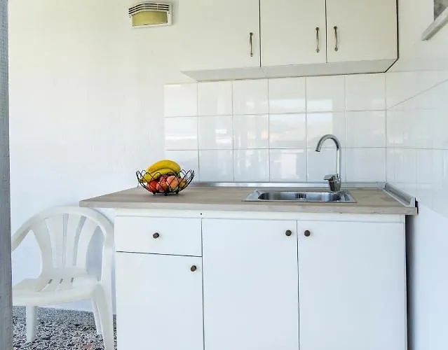 Kalogeraki Studios * Potos