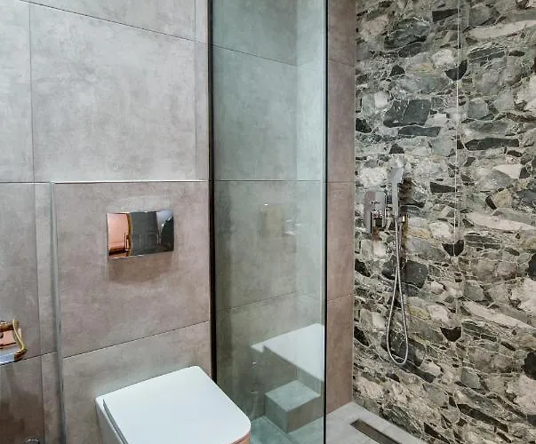 Kalogeraki Studios * Potos