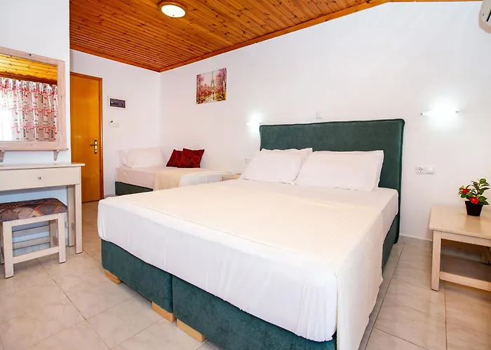 Kalogeraki Studios * Potos