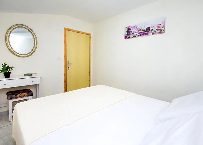 Kalogeraki Studios Potos